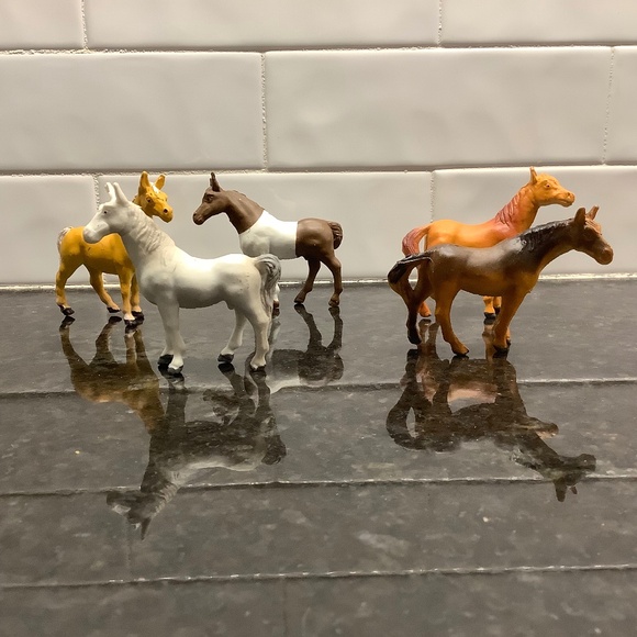 Mini Whinnies Set of 5 -Arabian, Palmetto, Pinto, Andalusian, Lipizzaner - Picture 1 of 16